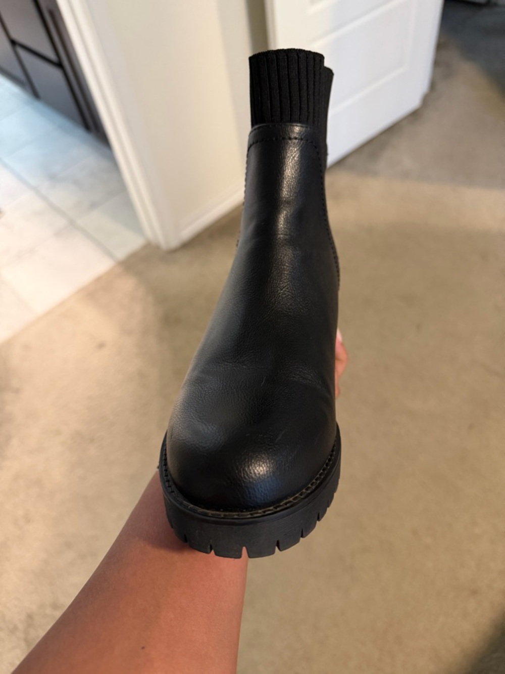069 MIA Black Chelsea Lug Heel Ankle Boot SZ 8 - Picture 7 of 10